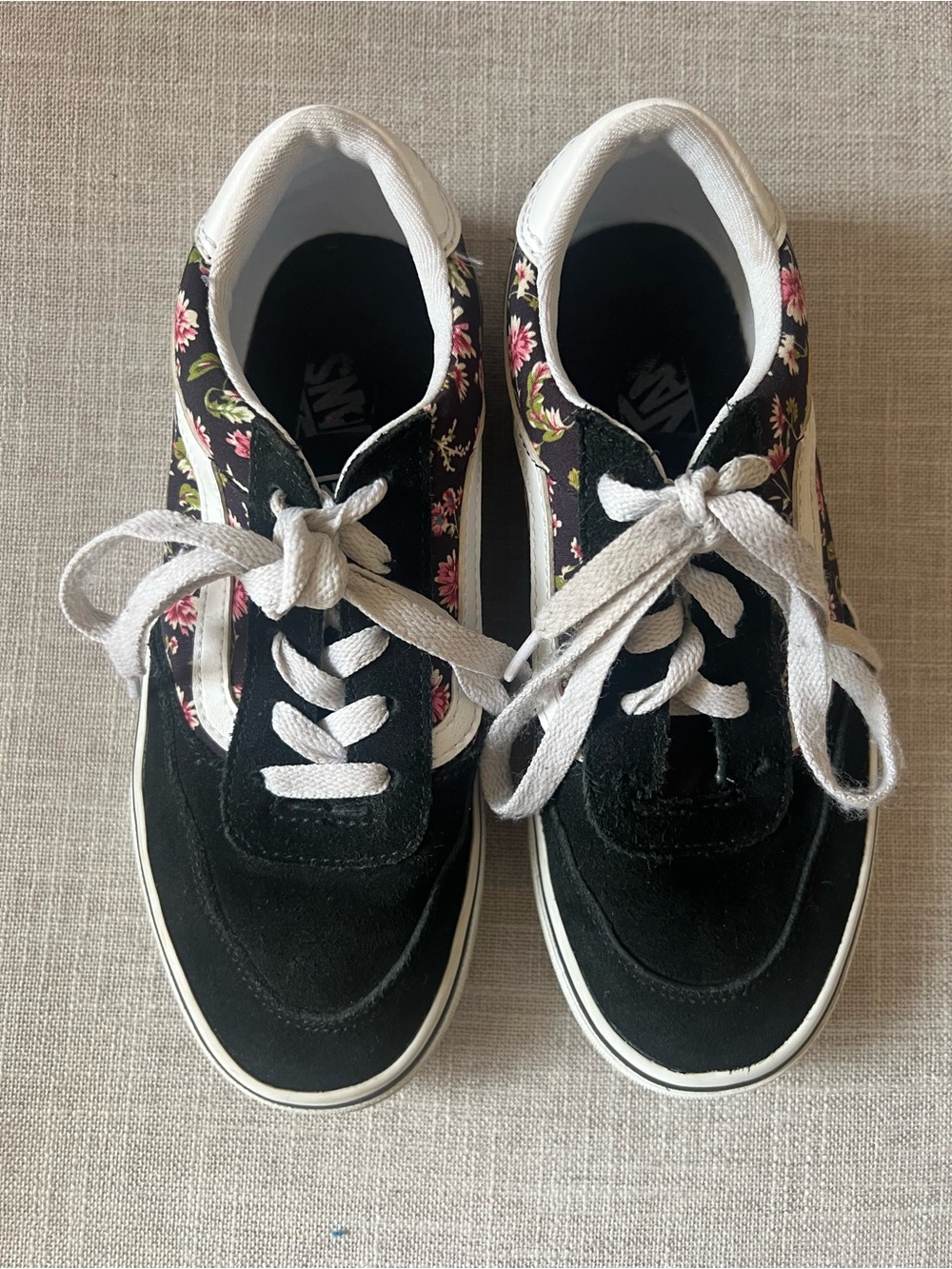 Vans Black Pink Floral Girls Streetwear Skater Low-Top Sneakers, Kids size 3